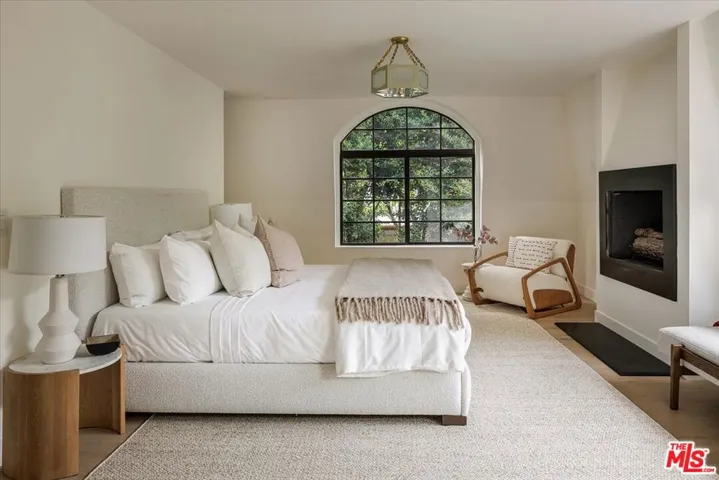 1140 Chelsea Avenue A, Santa Monica, California 90403