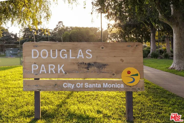 1140 Chelsea Avenue A, Santa Monica, California 90403