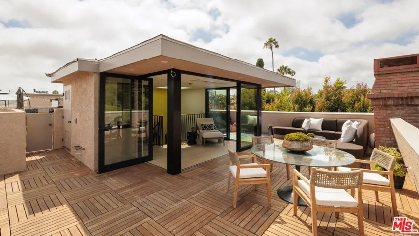 1140 Chelsea Avenue A, Santa Monica, California 90403