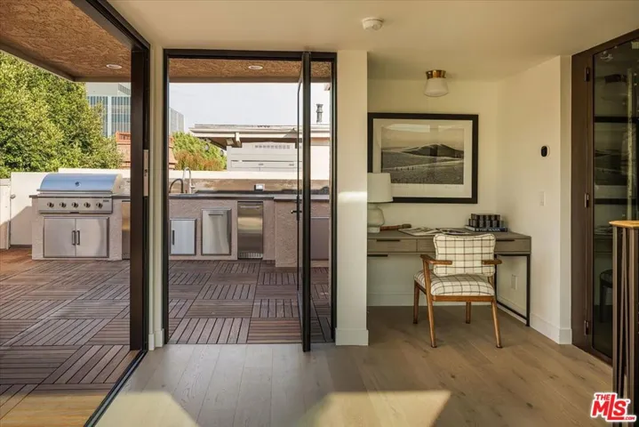 1140 Chelsea Avenue A, Santa Monica, California 90403