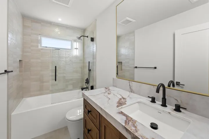 3080 Lloyd Street, San Diego, California 92117