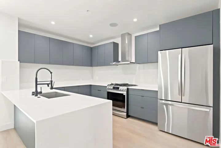 1159 N Formosa Avenue 4, West Hollywood, California 90046