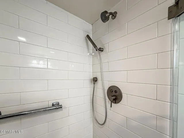 dHall Bath5