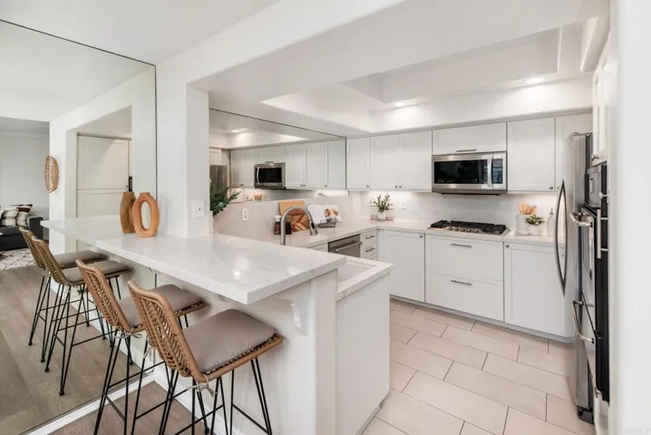 8619 Via Mallorca A, La Jolla, California 92037