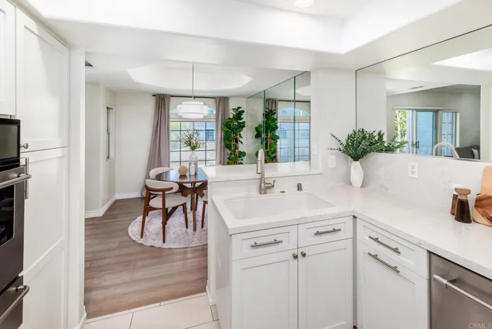 8619 Via Mallorca A, La Jolla, California 92037