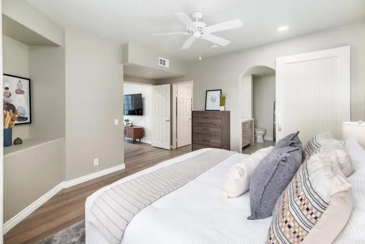 8619 Via Mallorca A, La Jolla, California 92037