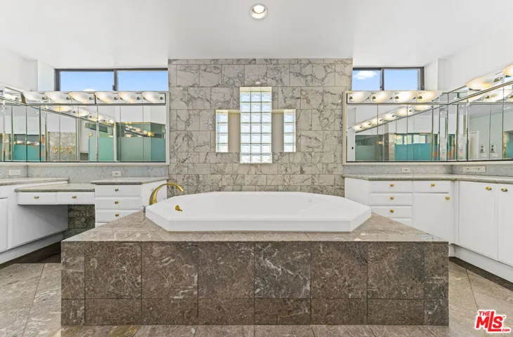450 N Maple Drive 401, Beverly Hills, California 90210