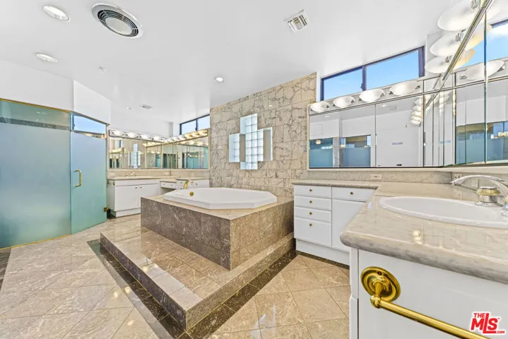 450 N Maple Drive 401, Beverly Hills, California 90210