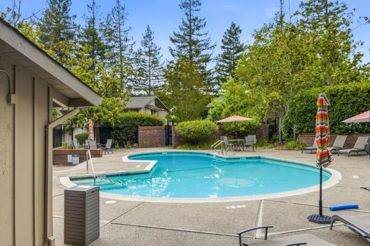 632 Sand Hill Circle, Menlo Park, California 94025