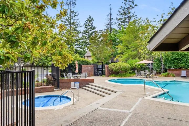 632 Sand Hill Circle, Menlo Park, California 94025