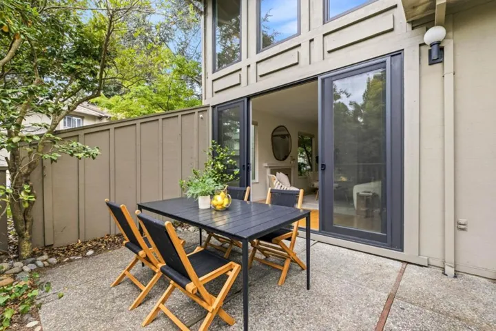 632 Sand Hill Circle, Menlo Park, California 94025