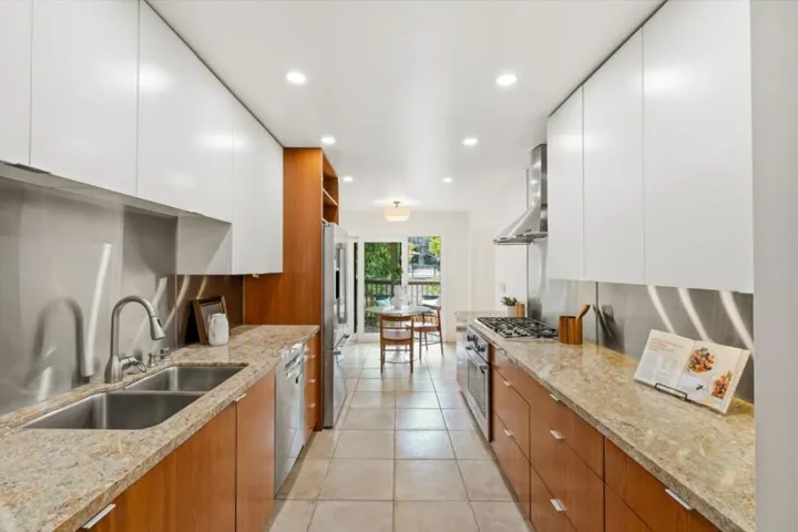 632 Sand Hill Circle, Menlo Park, California 94025