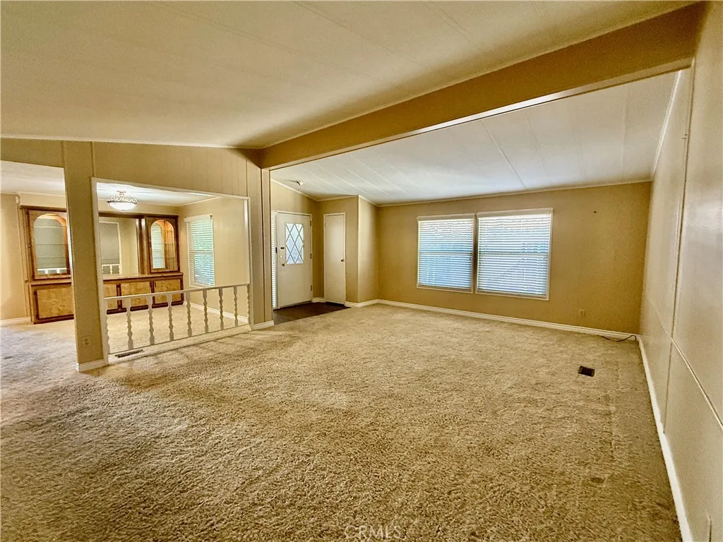 Vaulted ceiling, spacious living and dining rooms
