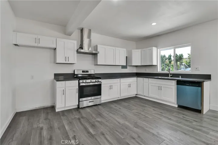 2550 W Rowland Avenue, Anaheim, California 92804