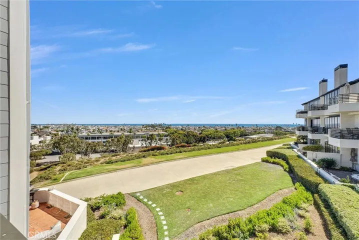 270 Cagney 207, Newport Beach, California 92663