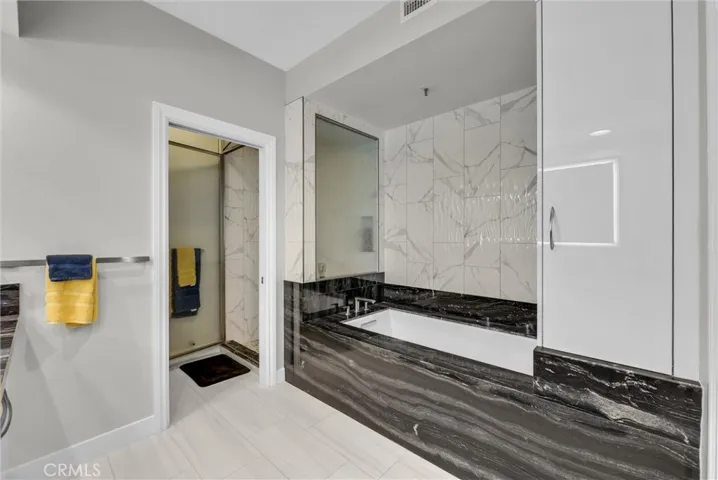 270 Cagney 207, Newport Beach, California 92663