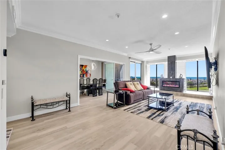 270 Cagney 207, Newport Beach, California 92663