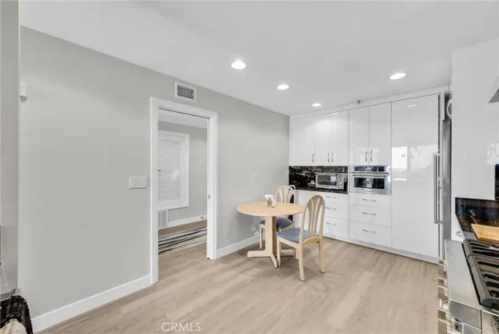 270 Cagney 207, Newport Beach, California 92663