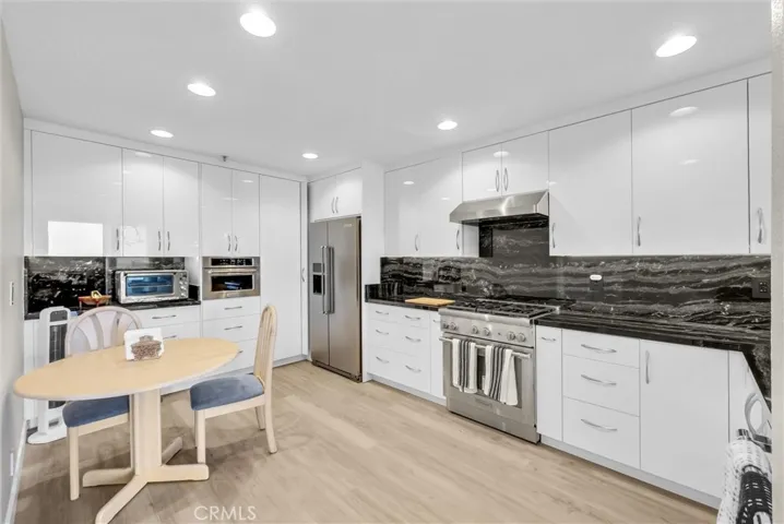 270 Cagney 207, Newport Beach, California 92663