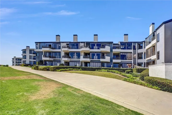 270 Cagney 207, Newport Beach, California 92663
