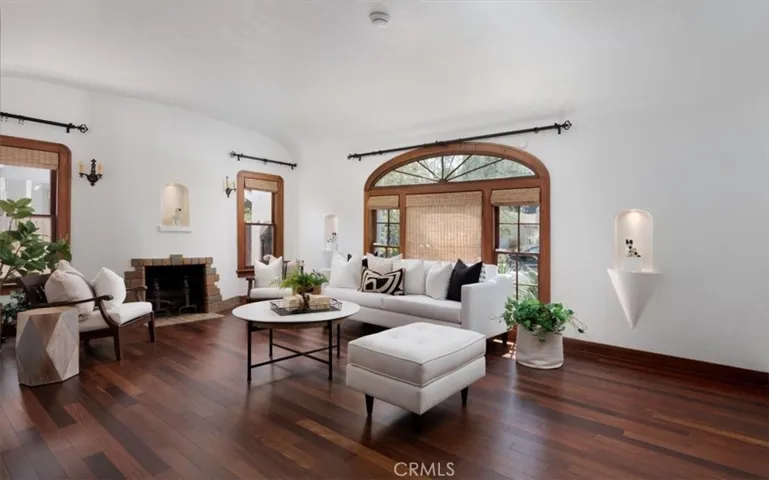 1825 N Ross, Santa Ana, California 92706