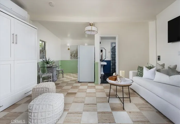 1825 N Ross, Santa Ana, California 92706