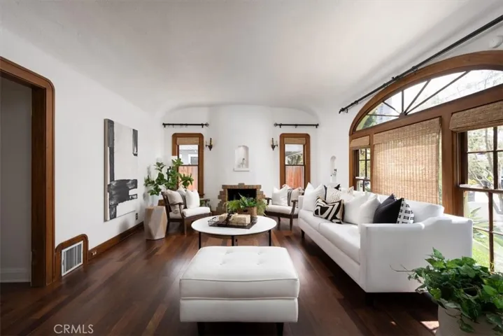 1825 N Ross, Santa Ana, California 92706
