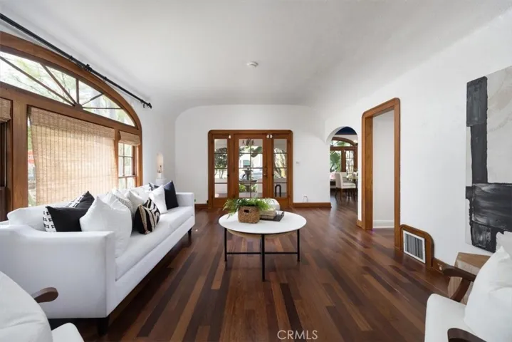 1825 N Ross, Santa Ana, California 92706