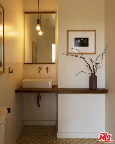 2204 Rosey Way, Los Angeles, California 90026