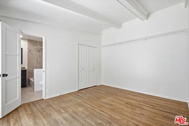 12818 Hatteras Street, Los Angeles, California 91607