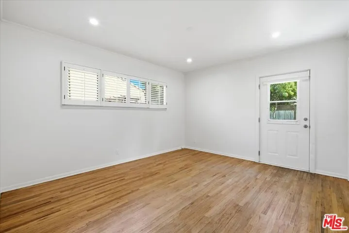12818 Hatteras Street, Los Angeles, California 91607