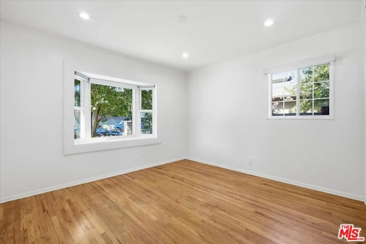 12818 Hatteras Street, Los Angeles, California 91607