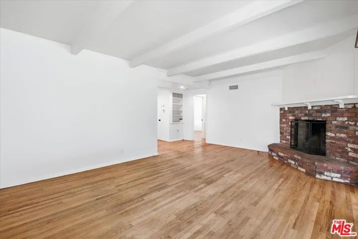12818 Hatteras Street, Los Angeles, California 91607