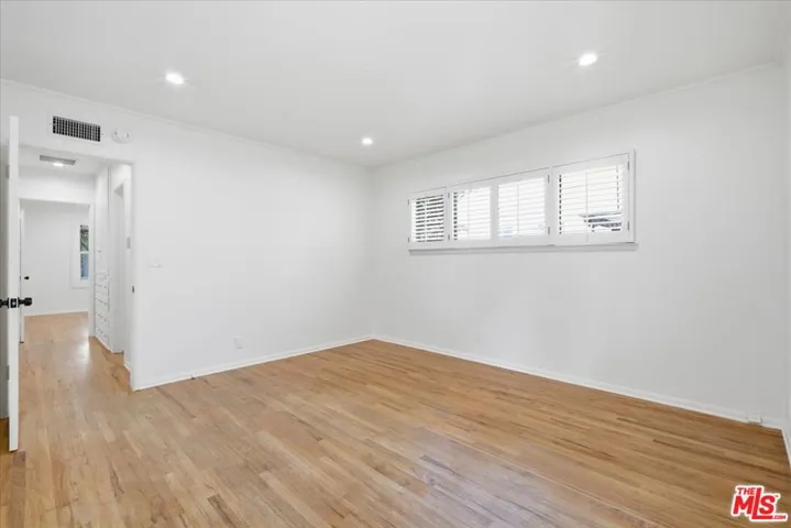 12818 Hatteras Street, Los Angeles, California 91607
