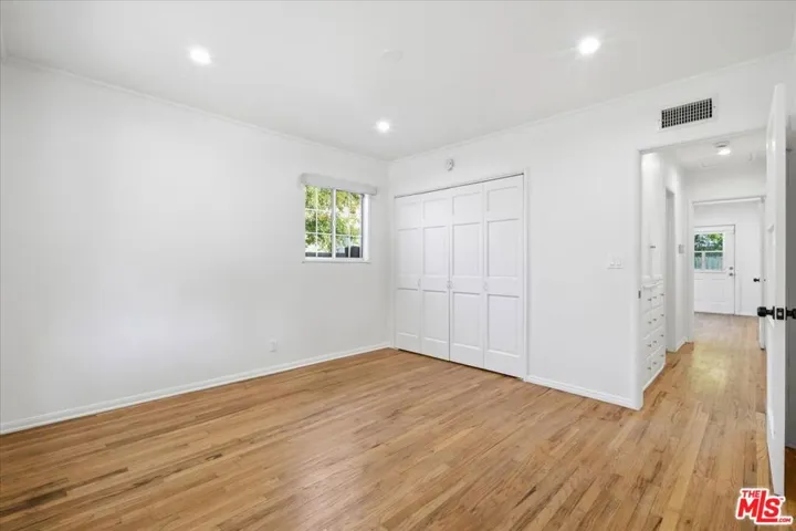 12818 Hatteras Street, Los Angeles, California 91607