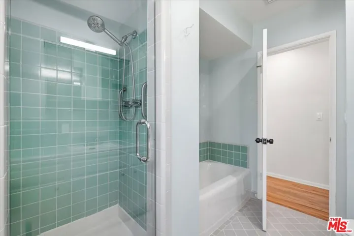 12818 Hatteras Street, Los Angeles, California 91607