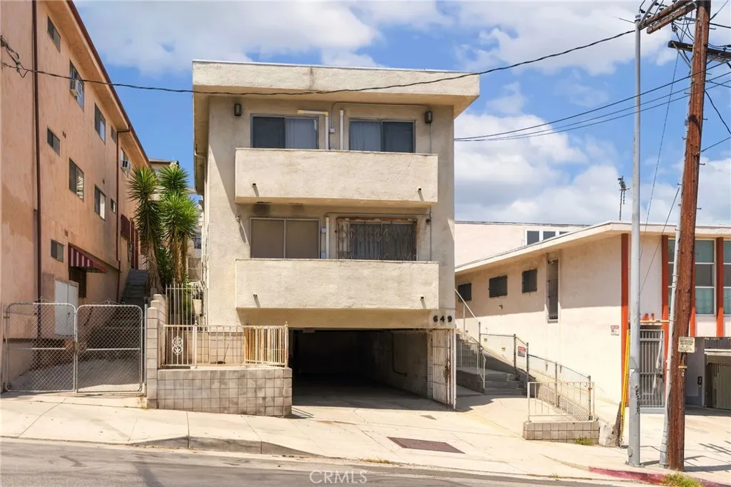 649 Alpine St