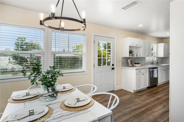 944 W Acacia Avenue, Orange, California 92868