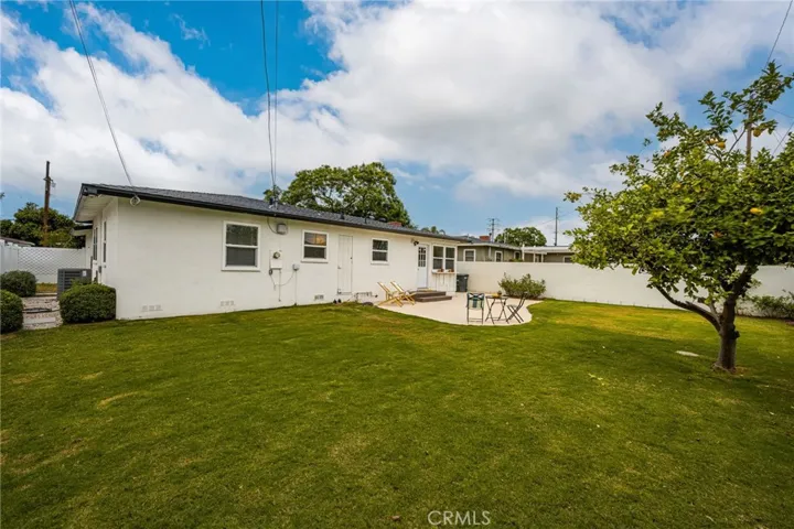 944 W Acacia Avenue, Orange, California 92868