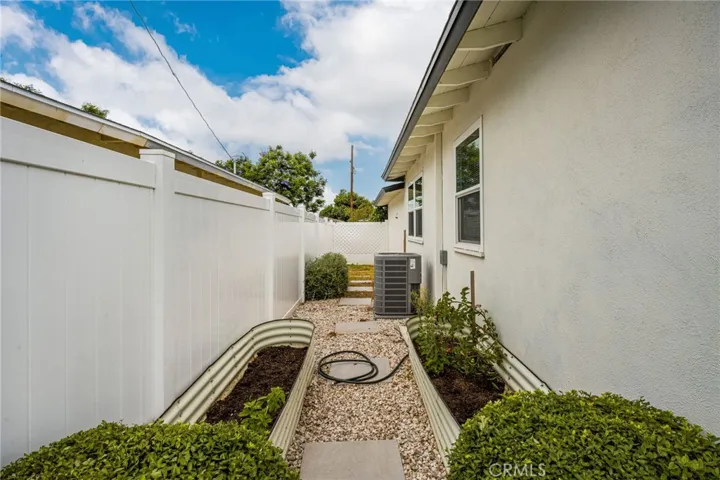 944 W Acacia Avenue, Orange, California 92868