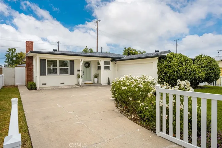 944 W Acacia Avenue, Orange, California 92868