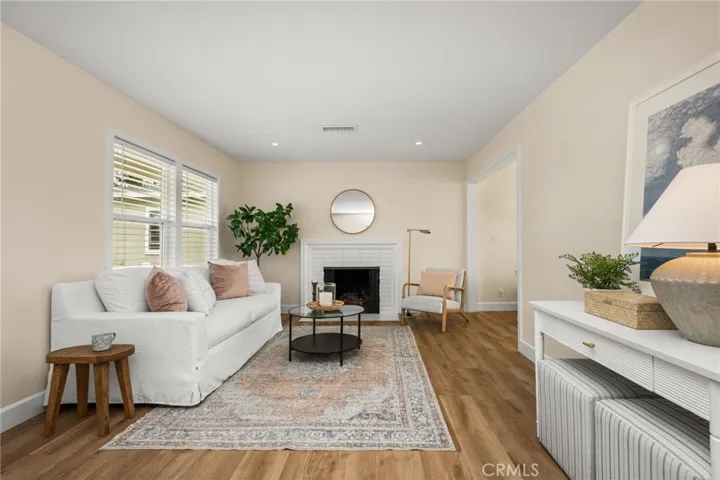 944 W Acacia Avenue, Orange, California 92868