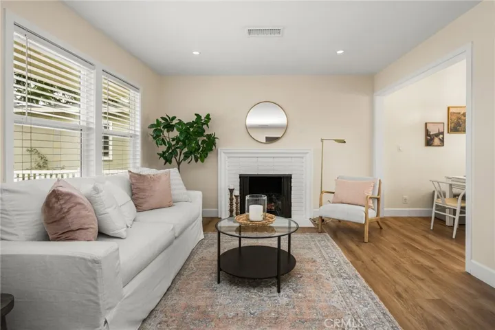 944 W Acacia Avenue, Orange, California 92868