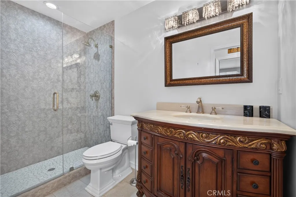 Upstairs Hall Bath