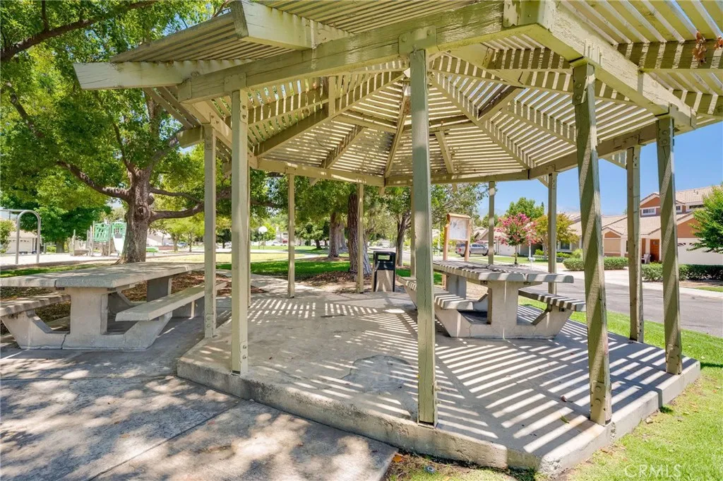 Park Like Grounds as part of the HOA