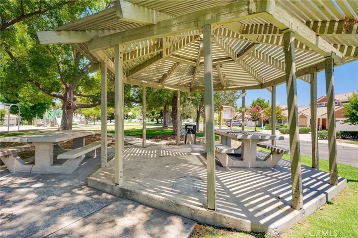 Park Like Grounds as part of the HOA