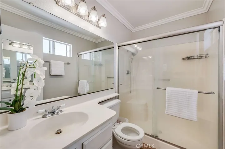 Primary, En Suite Full Bathroom with Walk-In Shower