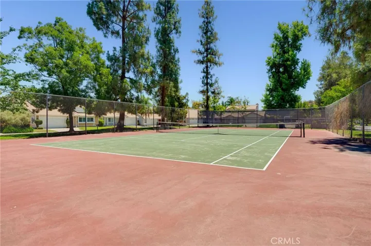 HOA Amenities include Tennis Courts