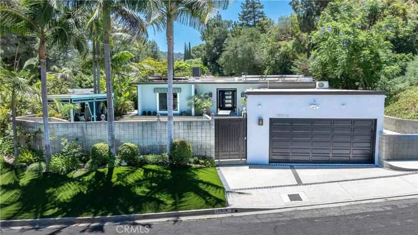 15514 High Knoll Road, Encino, California 91436