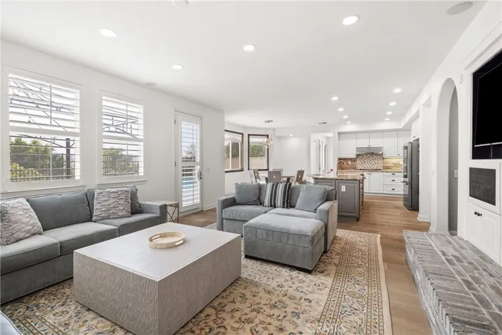 Open-concept family room adjacent to the kitchen